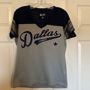 Dallas Cowboys jersey.  Women’s Size M.  In excellent used condition.